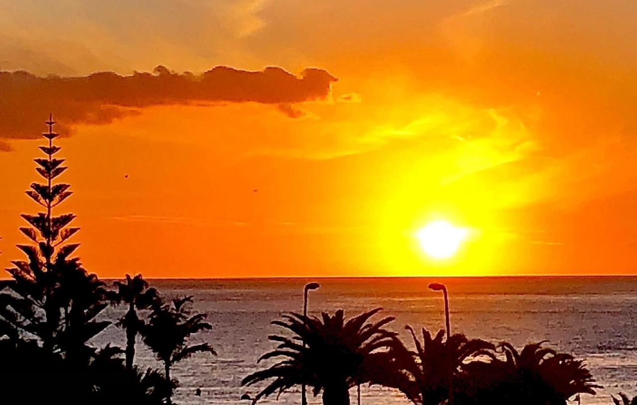 Sunset over the sea Playa de las Americas  Eksteriør bilde